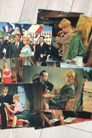 Jeu de photos d'exploitation originales de cinéma Une parisienne