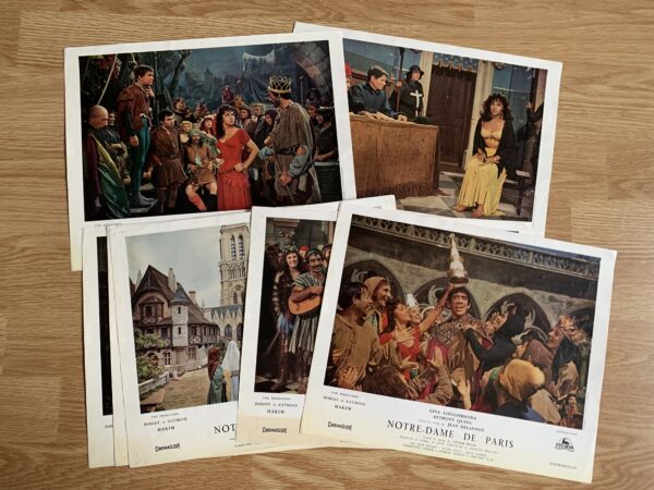 Jeu de photos d'exploitation originales de cinéma Notre Dame de Paris