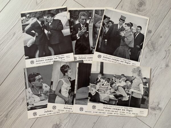 Jeu de photos d'exploitation originales de cinéma Jaloux comme un tigre