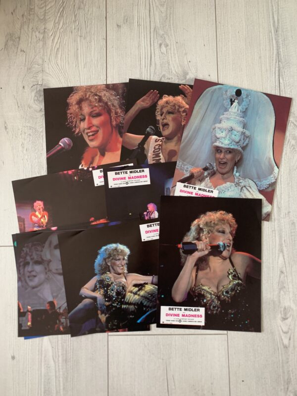 Jeu de photos d'exploitation originales de cinéma Divine madness