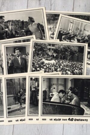 Jeu de photos d'exploitation originales de cinéma Le naïf aux 40 enfants