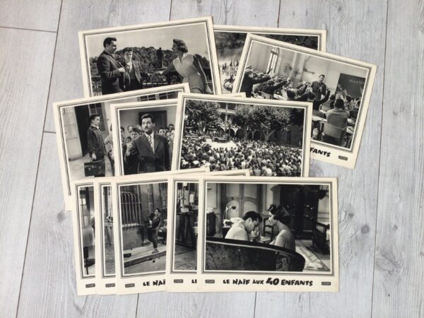 Jeu de photos d'exploitation originales de cinéma Le naïf aux 40 enfants
