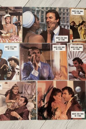 Jeu de photos d'exploitation originales de cinéma Reste avec nous, on s'tire